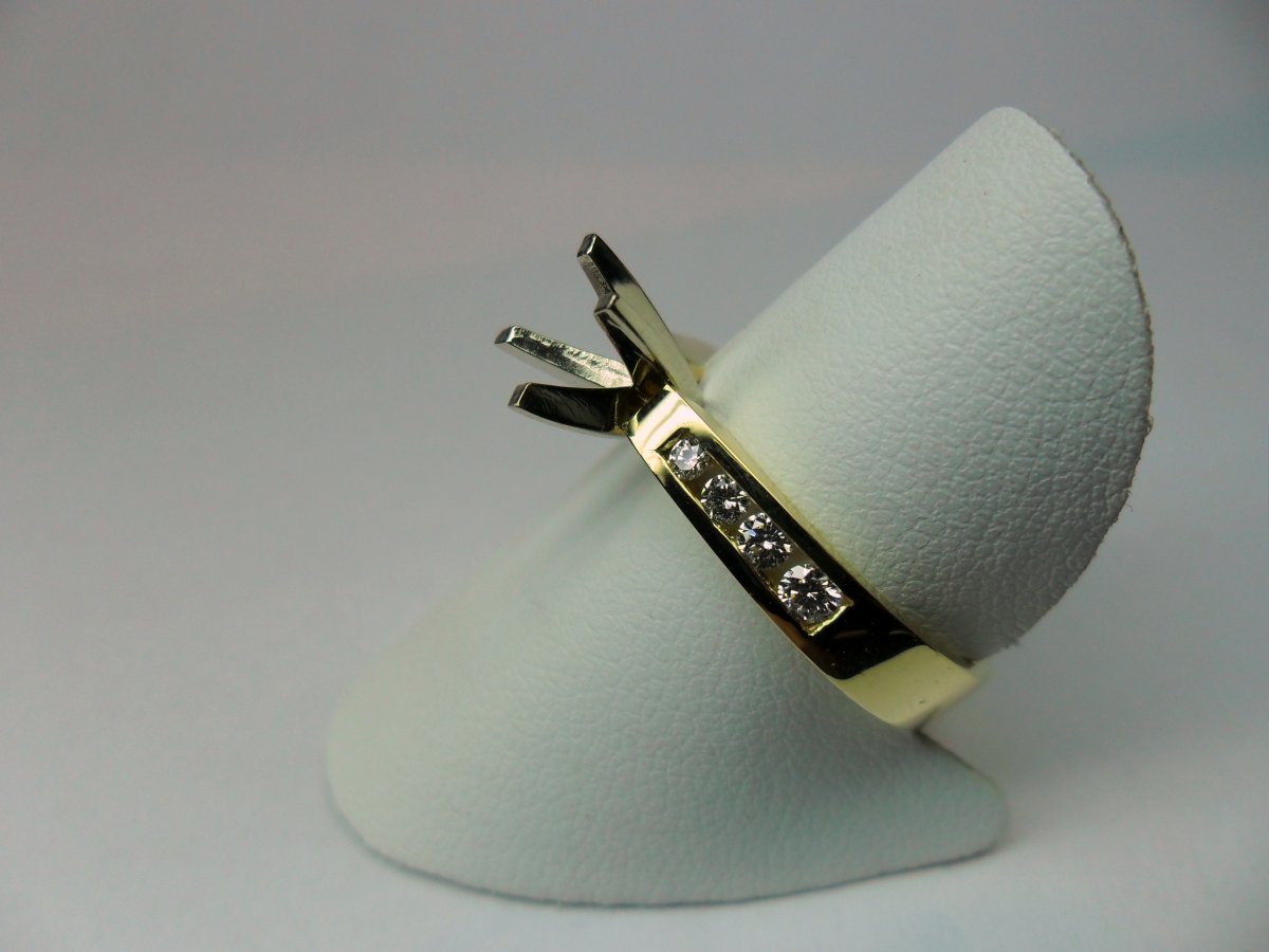 Rail Solitaire Mounting